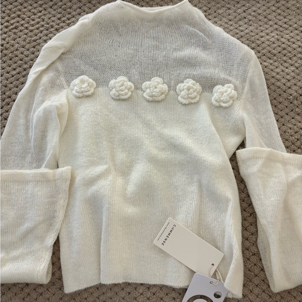 Brand New The Commense White Ivory Floral Appliqué Mock Neck Sweater Size Small
